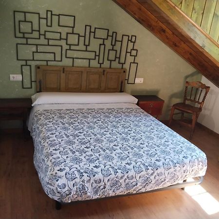 Hostal La Medina De Camponaraya Bagian luar foto