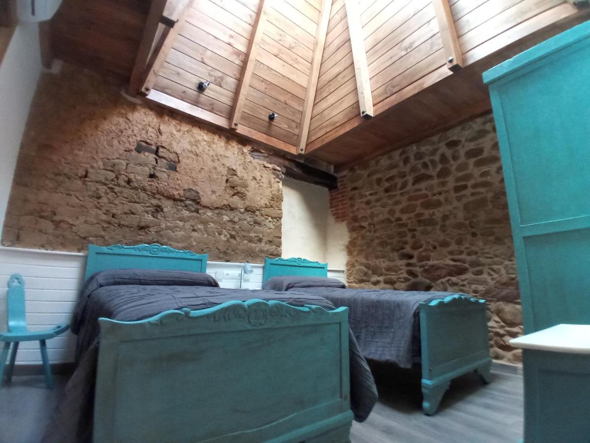 Hostal La Medina De Camponaraya Bagian luar foto