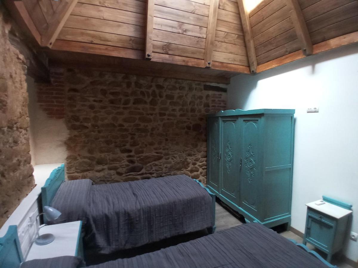 Hostal La Medina De Camponaraya Bagian luar foto
