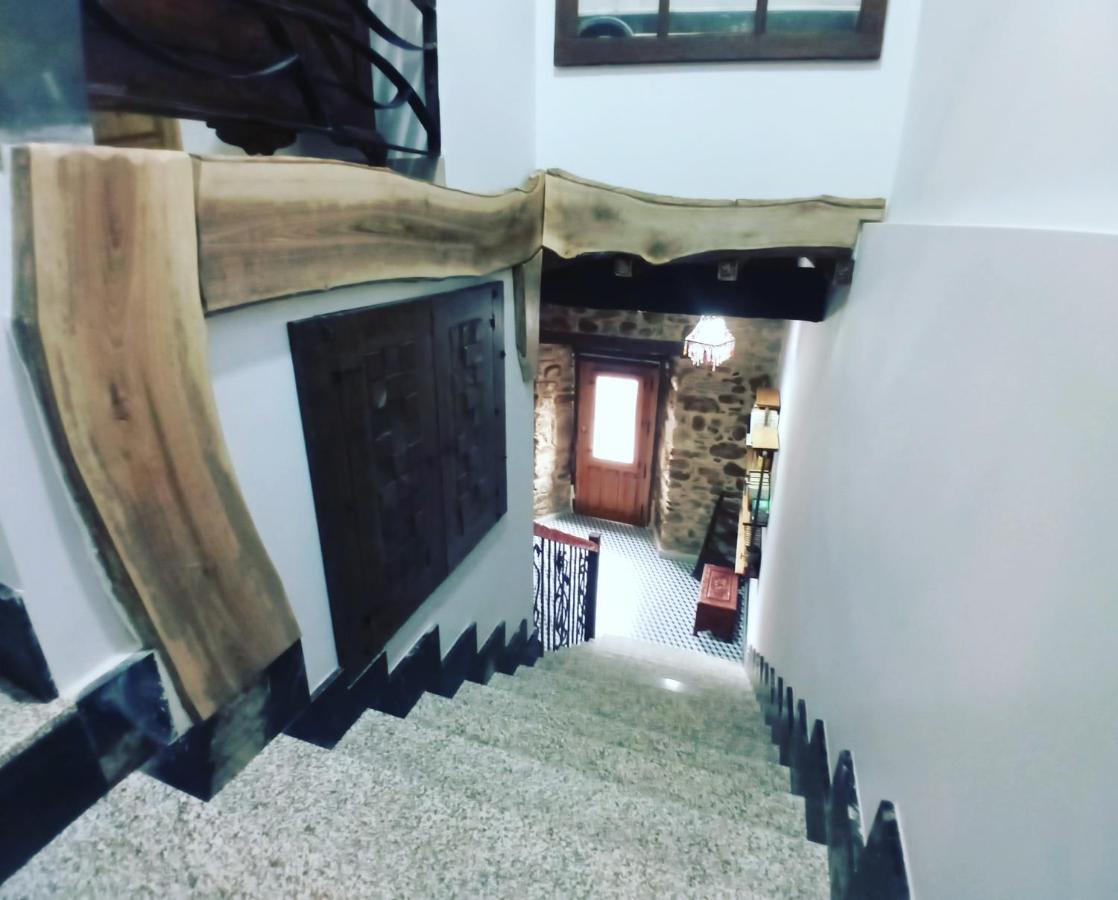 Hostal La Medina De Camponaraya Bagian luar foto