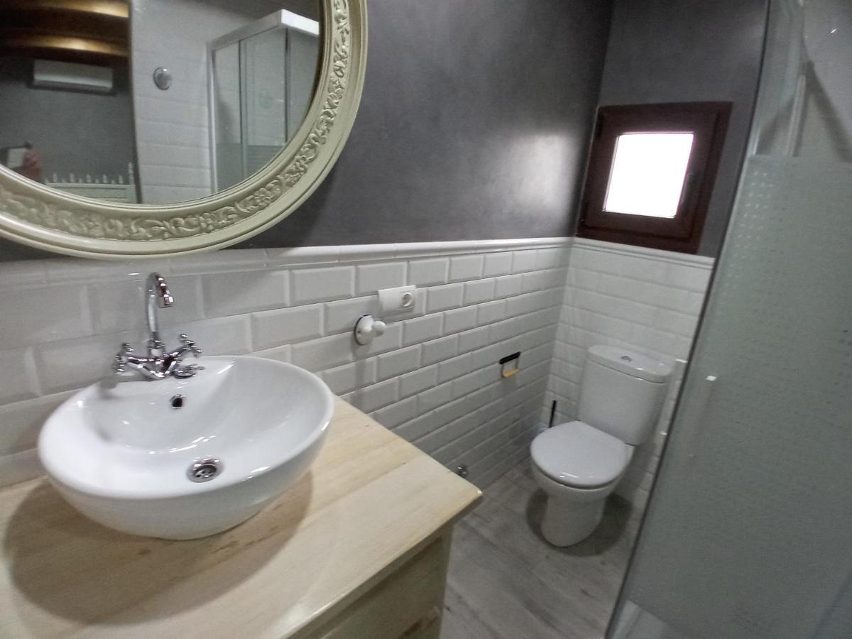 Hostal La Medina De Camponaraya Bagian luar foto