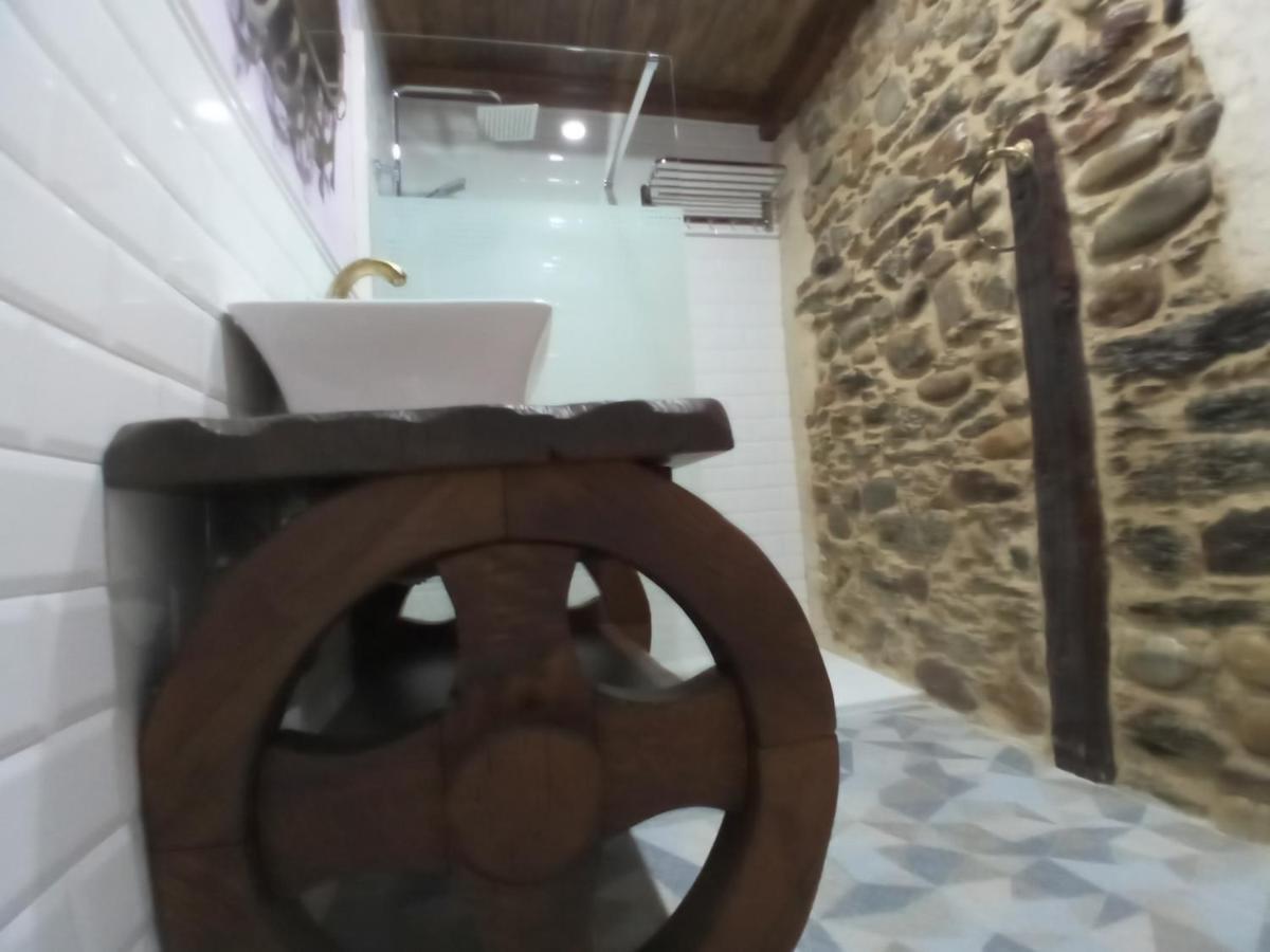 Hostal La Medina De Camponaraya Bagian luar foto