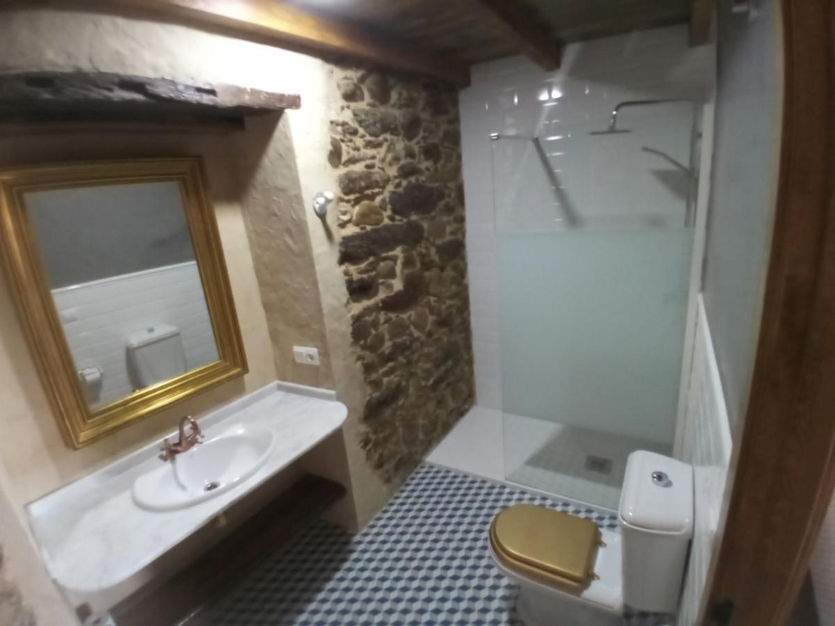 Hostal La Medina De Camponaraya Bagian luar foto
