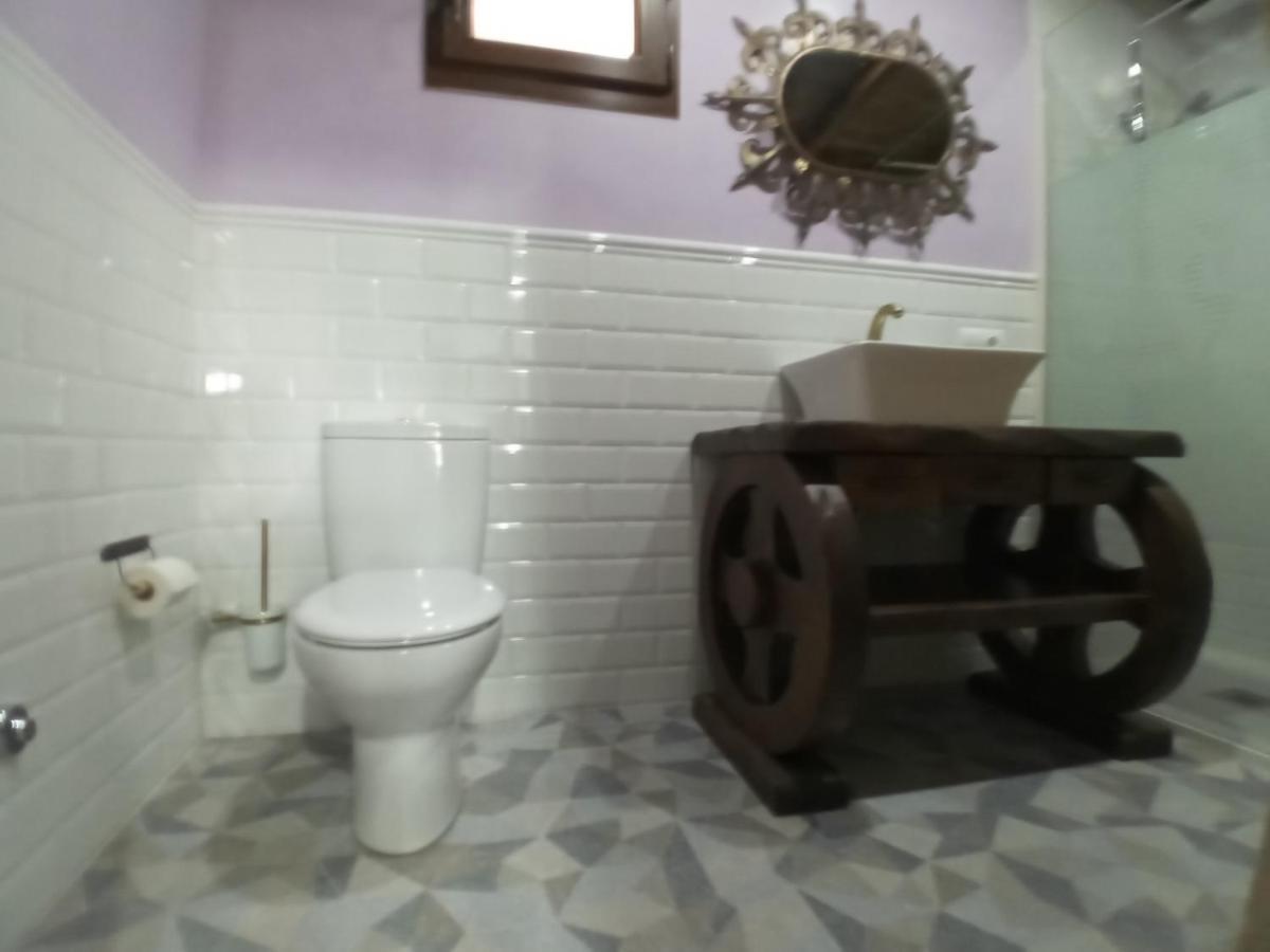Hostal La Medina De Camponaraya Bagian luar foto