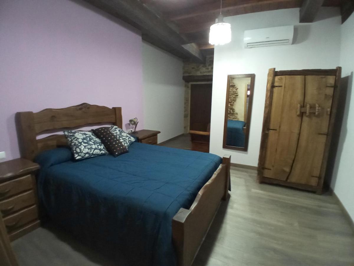 Hostal La Medina De Camponaraya Bagian luar foto
