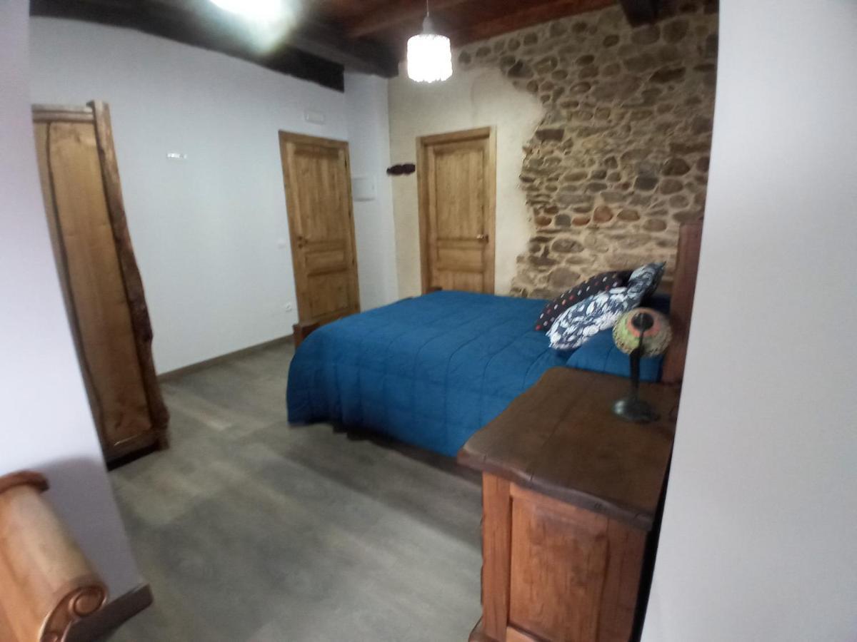 Hostal La Medina De Camponaraya Bagian luar foto