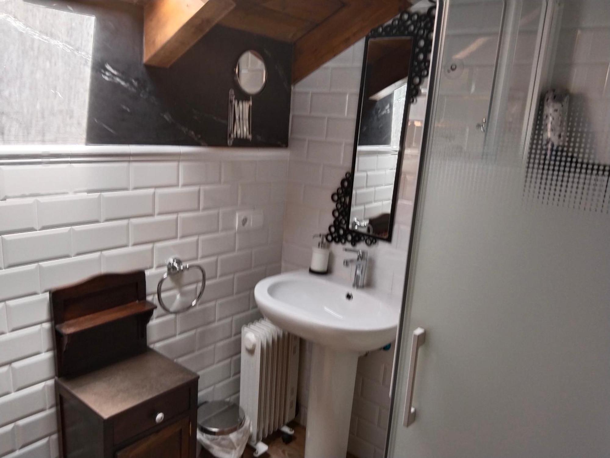 Hostal La Medina De Camponaraya Bagian luar foto